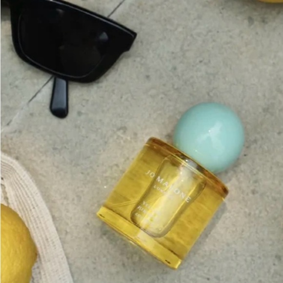 Completely Full Bottle of Jo Malone Yellow Hibiscus. - Picture 3 of 6